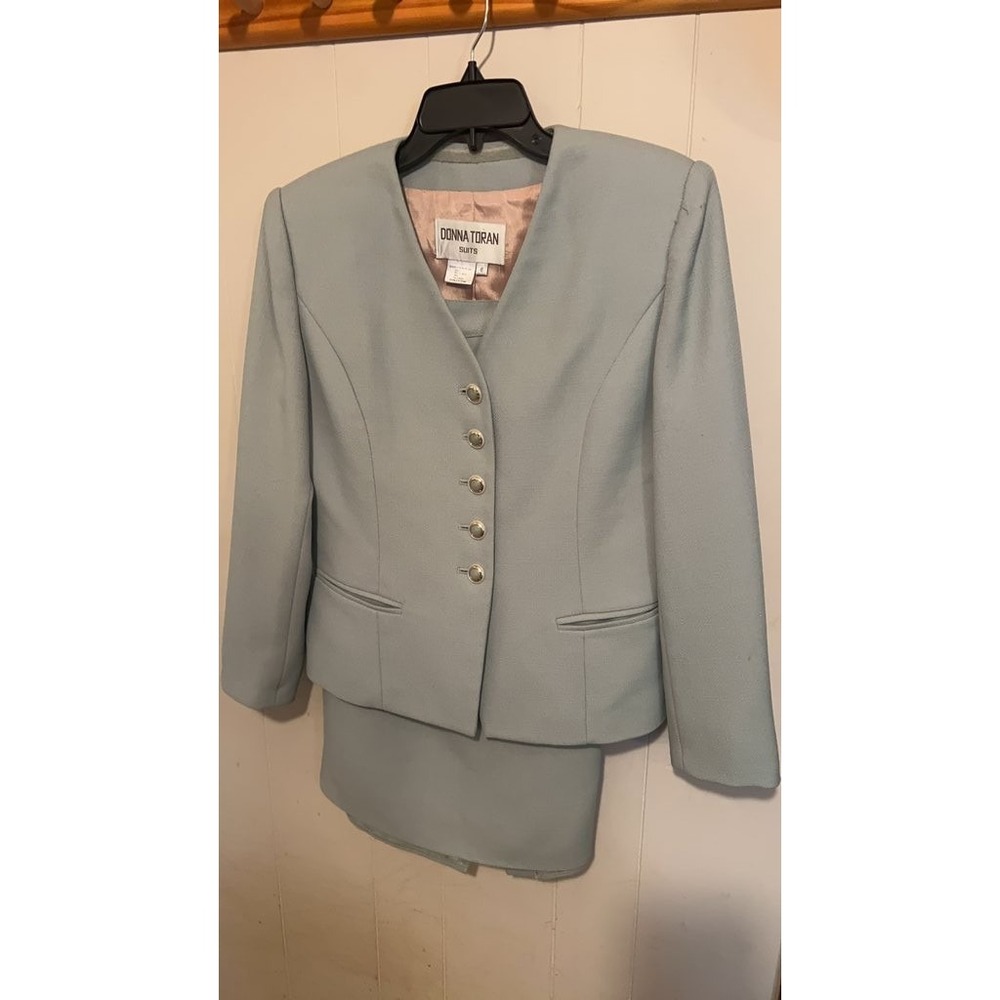 Donna Toran Women's Light Blue Suit Set‎